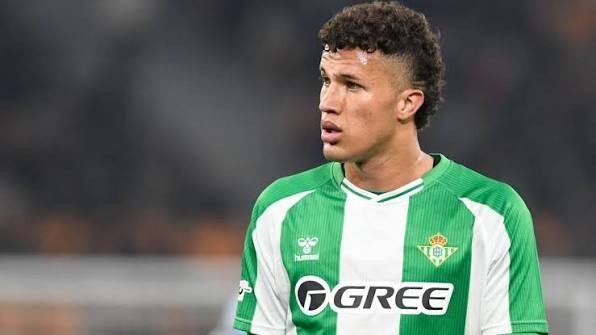 Vasco tem negociação avançada com Nelson Deossa, volante do Real Betis