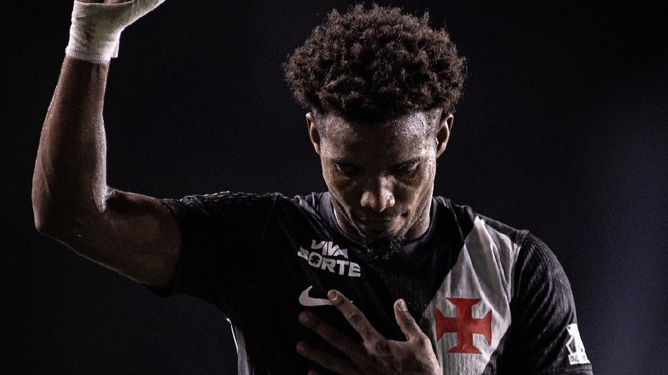 Thiago Mendes se manifesta após gol e expulsão: 'Faz parte do jogo'