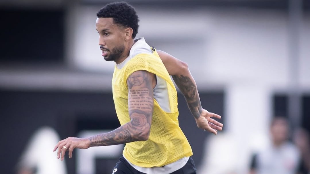 Jair posta fotos do treino e declara: 'Cada dia mais forte, mais preparado e mais motivado'