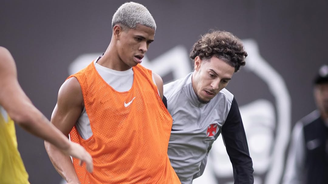 Vasco treina no CT Moacyr Barbosa e compartilha fotos da preparação para duelo de domingo