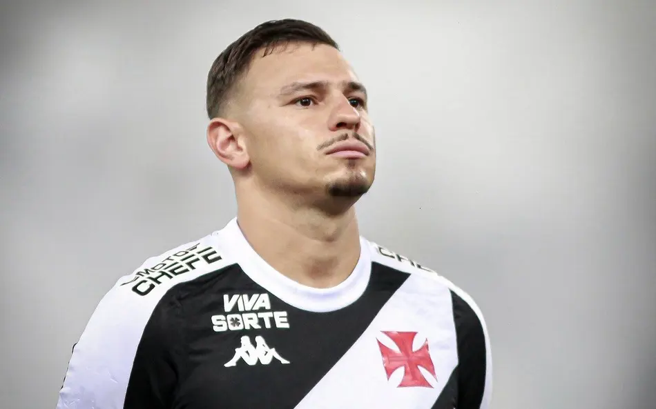 Hugo Moura tem negociação avançada com clube japonês e deve deixar o Vasco
