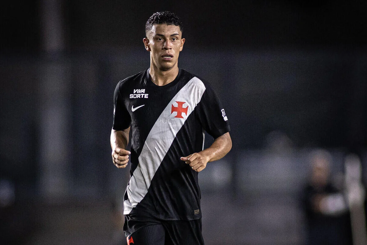 Rojas celebra gol pelo Vasco: 'Emocionado por marcar com essa camisa tão bonita'