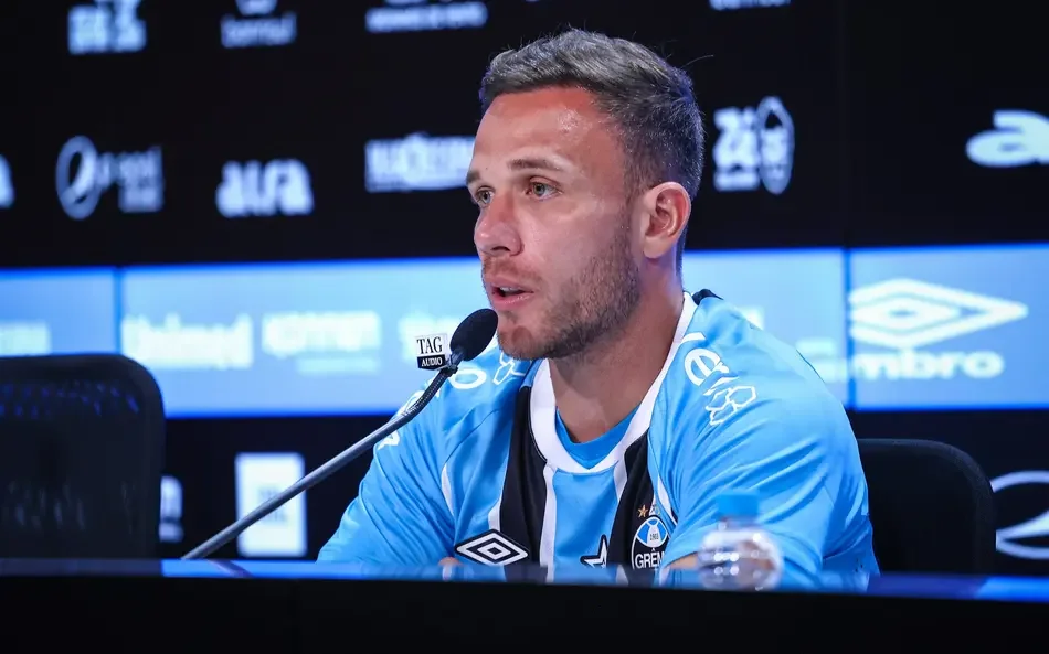 Renato Gaúcho Entra em Contato com Arthur, Volante de Saída do Grêmio e Alvo do Vasco