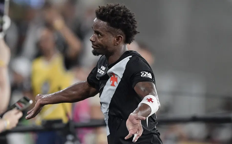Thiago Mendes defende gestão de Renato Gaúcho no Vasco e explica rodízio do elenco