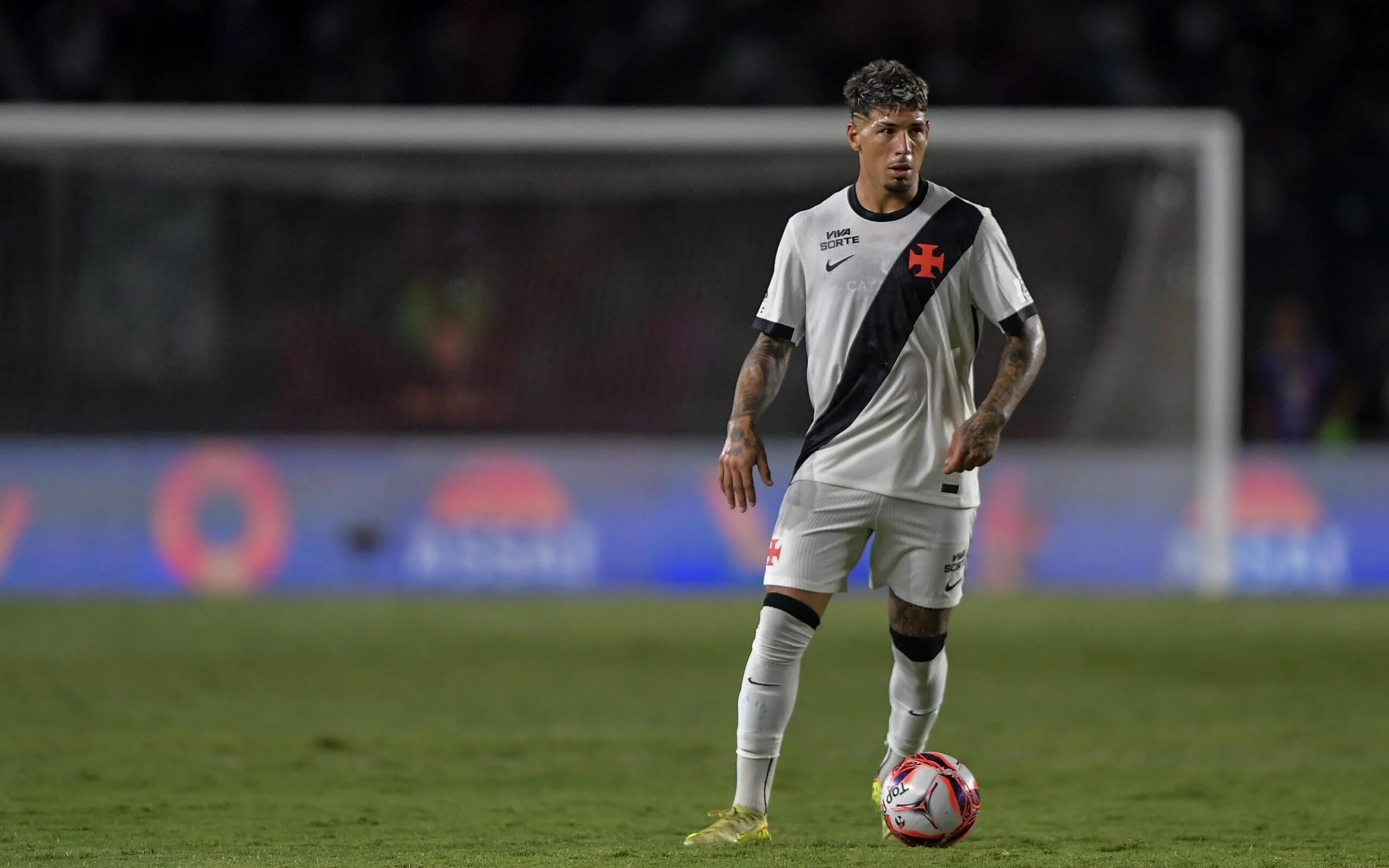 Saldivia é o terceiro jogador do Vasco a marcar gol contra em dois jogos seguidos