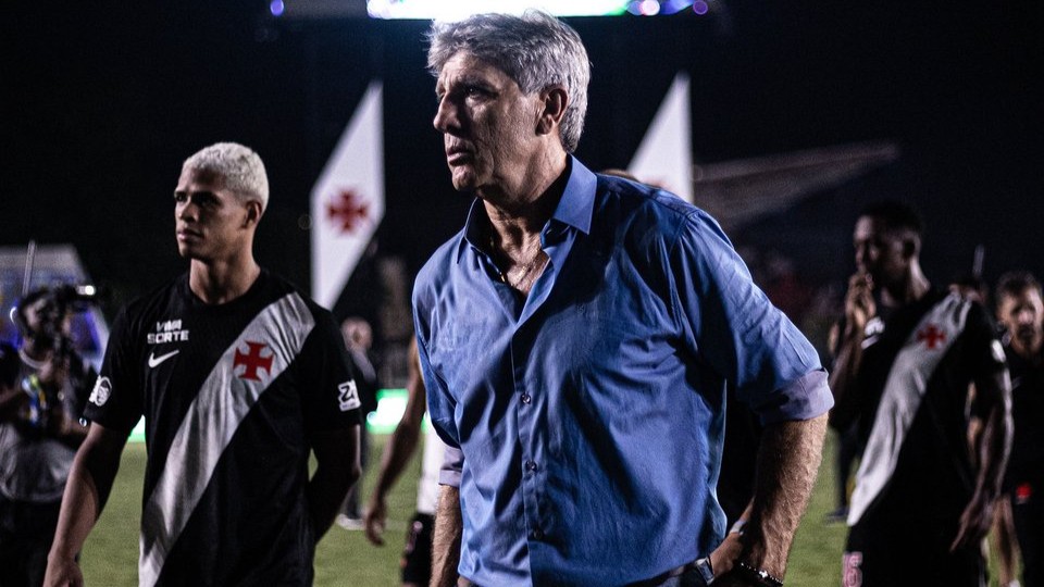 Vasco tem 5 vitórias, 5 empates e 5 derrotas no Brasileiro com equilíbrio total