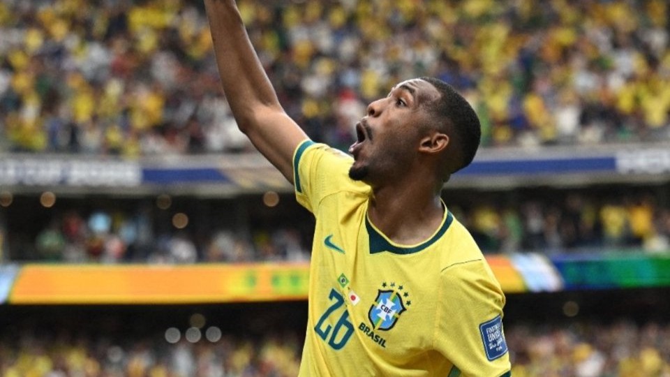 Rayan comemora classificação do Brasil para as oitavas da Copa do Mundo