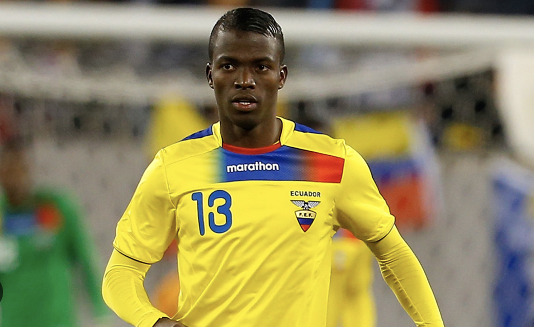 ENNER VALENCIA OFERECIDO AO VASCO