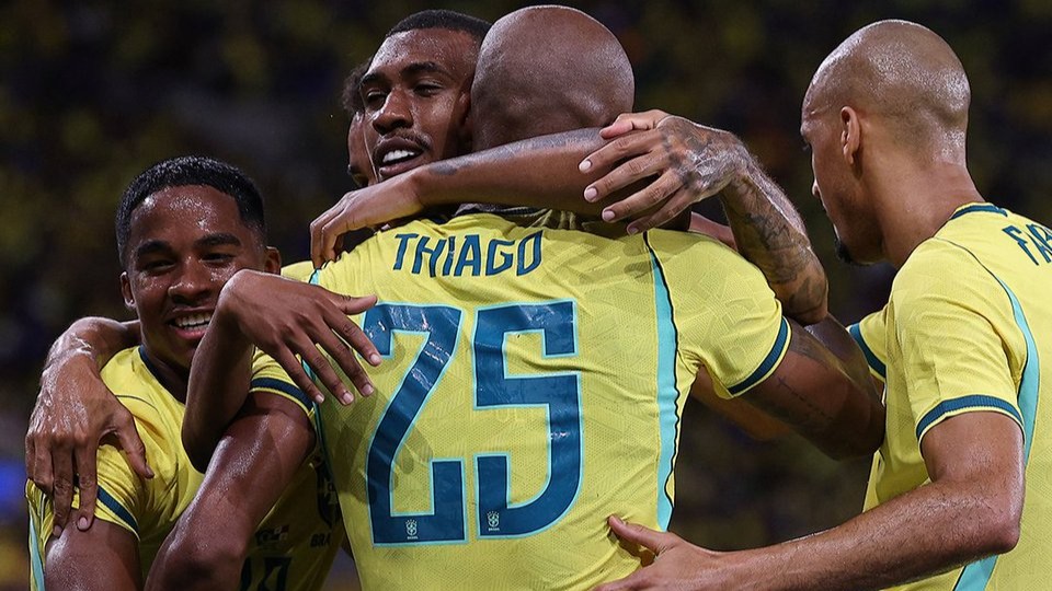 Com gol do cria Rayan, Brasil goleia o Panamá por 6 a 2 no Maracanã